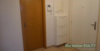 Pronájem prostorného bytu 2+kk se dvěma balkony v prestižní  - 13