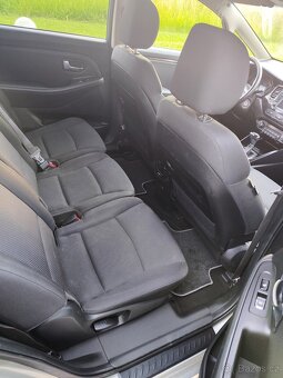 KIA CARENS 1.7 CRDI  104 kw rok 2016  7mi místné - 13