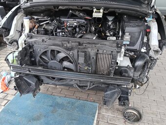 Peugeot 5008 2.0Hdi 110kw rok 2014 - 13