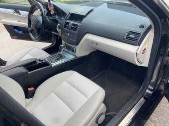 Mercedes-Benz C220 CDI Avantgarde Automat rok 2010 251.000km - 13