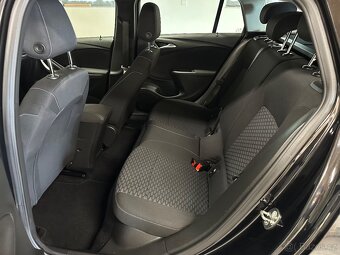 Opel Astra 1.6 CDTi ECOTEC D Edition tažné - 13