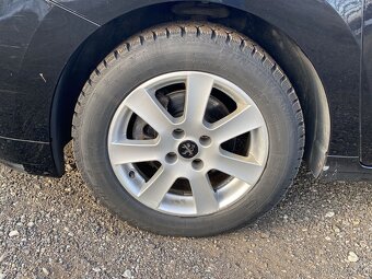 Peugeot 5008 1.6 HDI 82kW tažné + 2. sada - 13