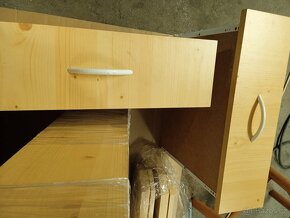 Dřevěný stůl - 13
