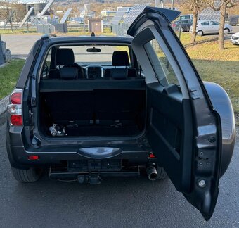 Suzuki Grand Vitara 2,4i 4x4 benzín 122kw - 13