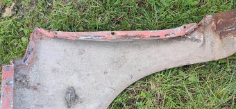 Pravý blatník škoda 105l 120l 130l - 13