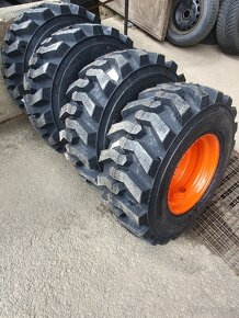 Kola Smykový nakladač - 13