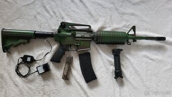 elektrická airsoftová zbraň M4A1 G&G s příslušenstvím - 13