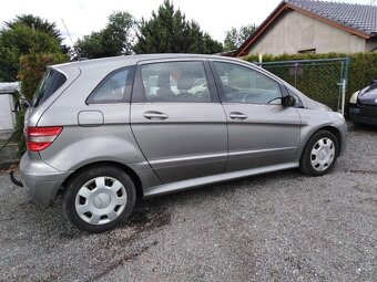 MERCEDS B 180 CDi NAFTA 80 KW,,S TAŽNÝM ZA 74000 KČ - 13