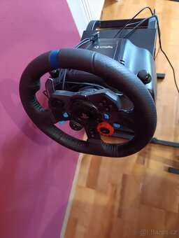 PRODÁM PSVR2 + VOLANT S ŘADÍCÍ PÁKOU A KONSTRUKCÍ NA VOLANT - 13