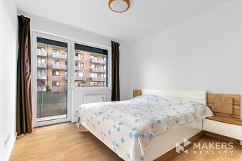 Prodej stylového bytu 3+kk se dvěma balkony, garáží a sklepe - 13