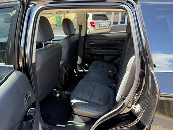 MITSUBISHI OUTLANDER 2.4 PHEV 165kW 4x4-2021-56.599KM- - 13