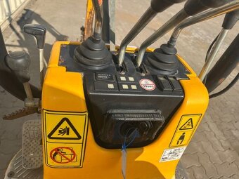 Prodám JCB 8008 CTS - 13