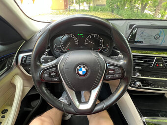 BMW Rad 5 520i Luxury Line AKO NOVÉ KÚPENÉ V MADARDKU 1,MAJI - 13