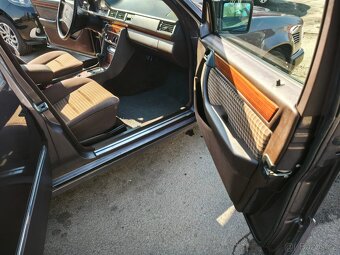 Mercedes-Benz W124 300D Turbo,Automat,Tažné,Šíbr - 13