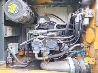 LIEBHERR R936LC - 13