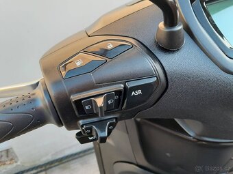 Piaggio Beverly 300 HPE, 2023, TOP stav, 6000km - 13