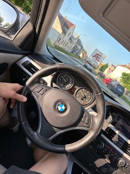 BMW 330xdrive manuál 180kw - 13