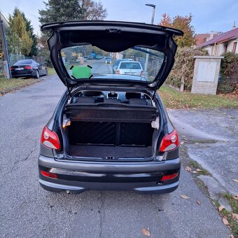 Peugeot 206+ Trendy 1,1i Dovoz Rakousko najeto 76t.km. - 13