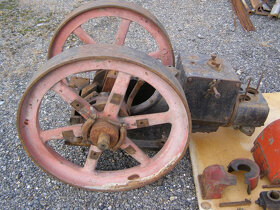 Prodám stabilní motor Benz 4-5 HP - 13