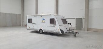 Obytný přívěs Knaus Südwind 500 FU, nově koupený v r. 2009 - 13