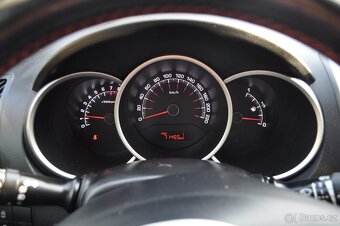 KIA VENGA 1.6 (2019) - 13