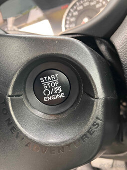 Jeep Renegade Panoramaticka strecha Limited - 13
