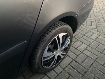 Škoda Fabia 2 1.6 16 v benzin 2009  top stav - 13