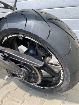 Honda CBR 1000 RR Fireblade - 13