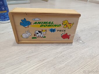 Oblečení a hračky - 13