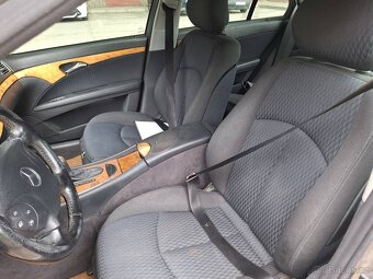 Mercedes Benz E320 - 13