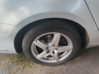 VW Passat B7 combi bluemotion - 13