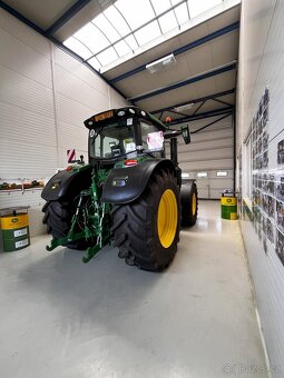 traktor John Deere 6R 250 - 13