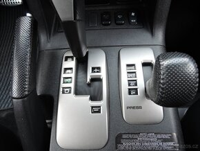 Mitsubishi Pajero 3,2 Di-D Aut. 4x4 Kůže 7.míst ČR 2006 - 13