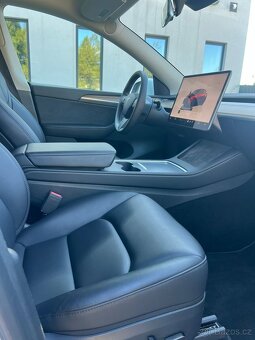 Tesla Model Y Performance 2023 - 13