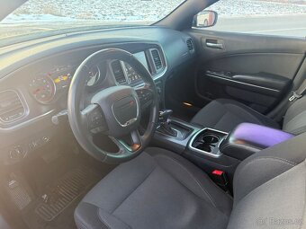 Dodge Charger 3,6 RWD Facelift 2015 TOP STAV  - 13