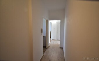 Prodej bytu 2+1 se dvěma balkóny, Jeseník. - 13