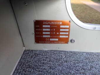 Hliníkový člun s motorem - 13