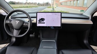 Tesla Model Y Long Range 4WD - 13