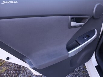 Toyota Prius, 1.8HSE hybrid VYHREV SEDAD - 13