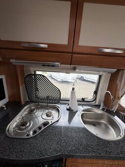 Karavan Hymer-Eriba - 13