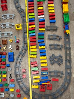 LEGO DUPLO – vlak, koleje, výhybky, kostky, farma, zvířata - 13