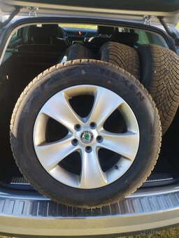 ŠKODA SUPERB 2.0TDI STYLE ROK 2018 LED SVĚTLA, TAŽNÉ  - 13