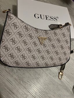 GUESS krémová kabelka - 13