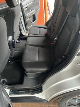 Mitsubishi Outlander 4x4, 09/2015, bílá, nafta, 7 místné - 13