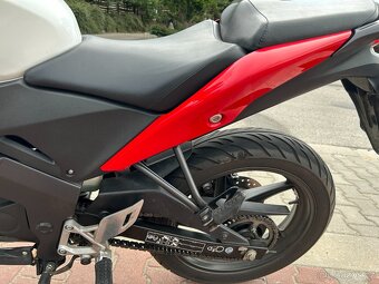 Honda CBR 125 R 2011 - 13