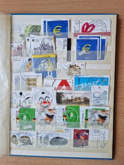 Poštovní známky v albu - 13