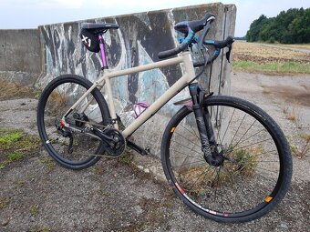 Expediční Gravel s FOX vidlicí - 13