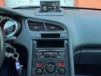 Peugeot 5008, 2.0 HDI 110KW 7 MÍST,NAVI - 13