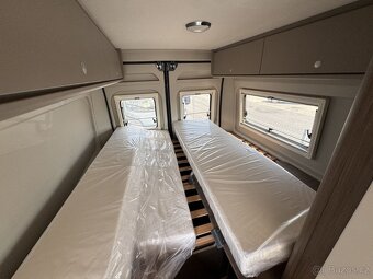 Prodávám karavan CARADO CV640 s výsuvnou střechou - 13