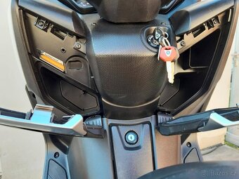 Yamaha Xmax 400, 2015, 23t.km, pěkná - 13